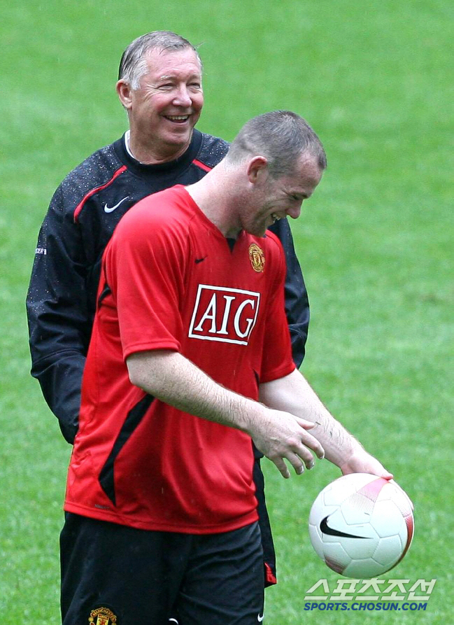 Ferguson is going to cry again and again. Still, Rooney has Rooney, unemployed day one, love calls flooded...After seven months with Plymouth, I'm breaking up with him