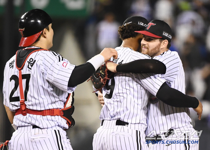 I got through the curve that I learned from the interpreter. El Dong-won, with fighting spirit and emotion, will he overcome KIA Nail, Samsung Reyes, and Furado as a steady starting ace now 