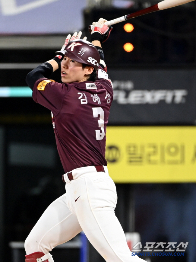 It's like a name... Kim Ha-sung as a Korean-American SD, this time Kim Hye-sung? An infielder with the first GG record in KBO history