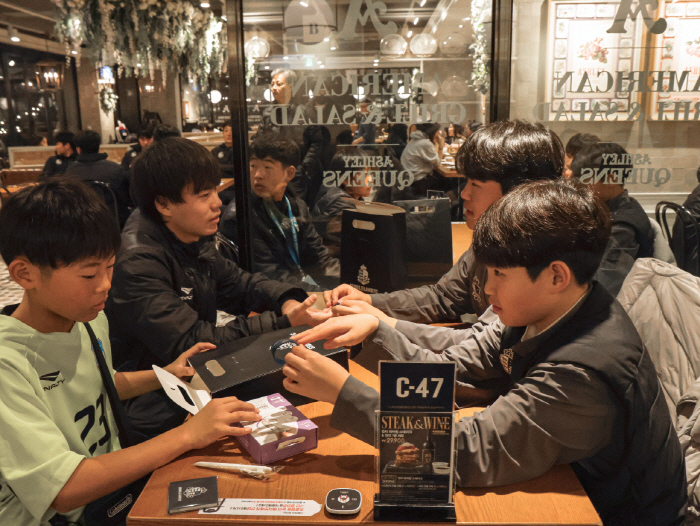 K League has opened a new way for international youth exchanges. Seoul E-Land, professional soccer federation, and overseas youth teams are invited to the event!