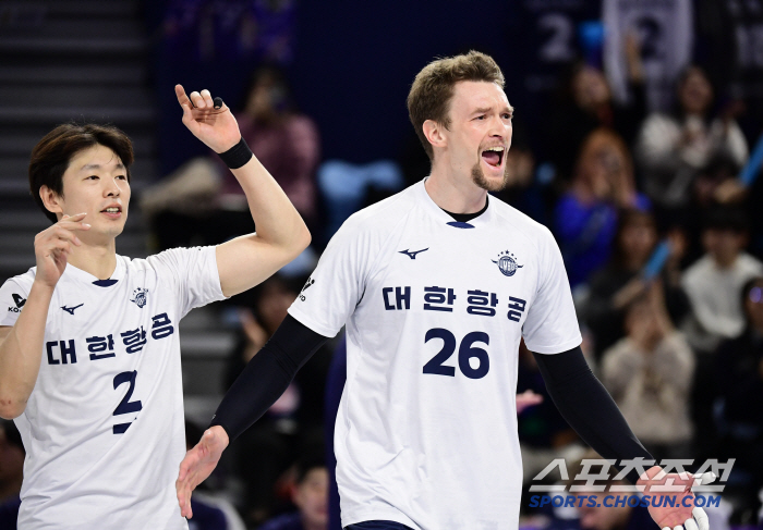 Korean Air has chosen Yosvani as its fifth consecutive partner in a row...Thank you and cheer for the future