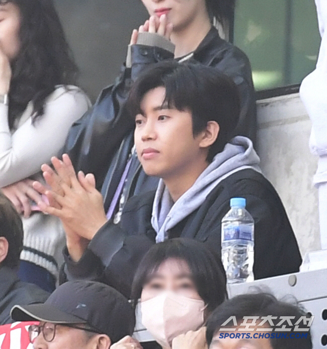  Loyalty with Lim Young-woong's fans who push for concerts during the national mourning period...Full refund is also possible 