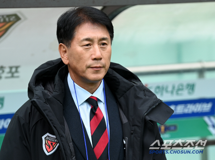Pohang, Park Tae-ha's second-year preparation signal for the second year of the Park Tae-ha regime, which has held the veteran line tightly from captain Wandel Son to Cheolin Shin Kwang-hoon
