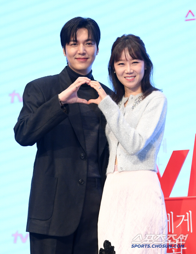  Song Joong-ki, Park Bo-gum, and Jeon Ji-hyun appear, and from space to transcendent romance...What's the K-drama that's going to be on the small screen in 2025? 