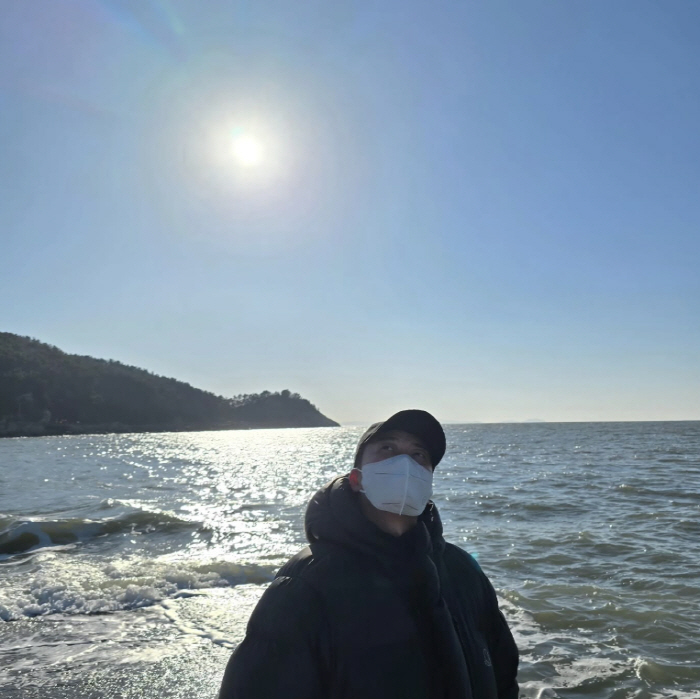  Jeon Hyun-moo, watching the New Year's sunrise...Get energy. Grand prize this year?
