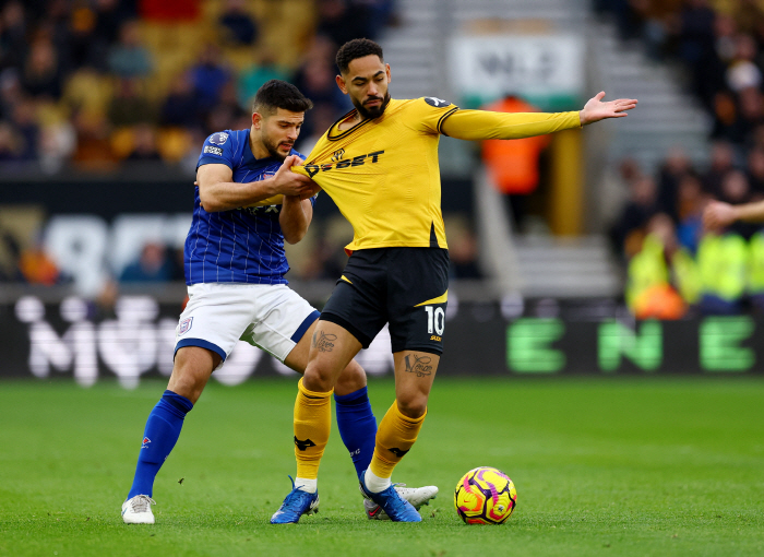 When Hwang Heechan's form came back, another problem brokeWolverhampton confirmed the ace's shock assault disciplinary action → Two games suspended  fined