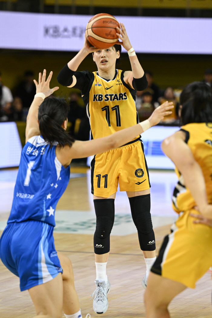 Will KB Stars Kang Yi-seul achieve at least a three-point game record after the youngest?