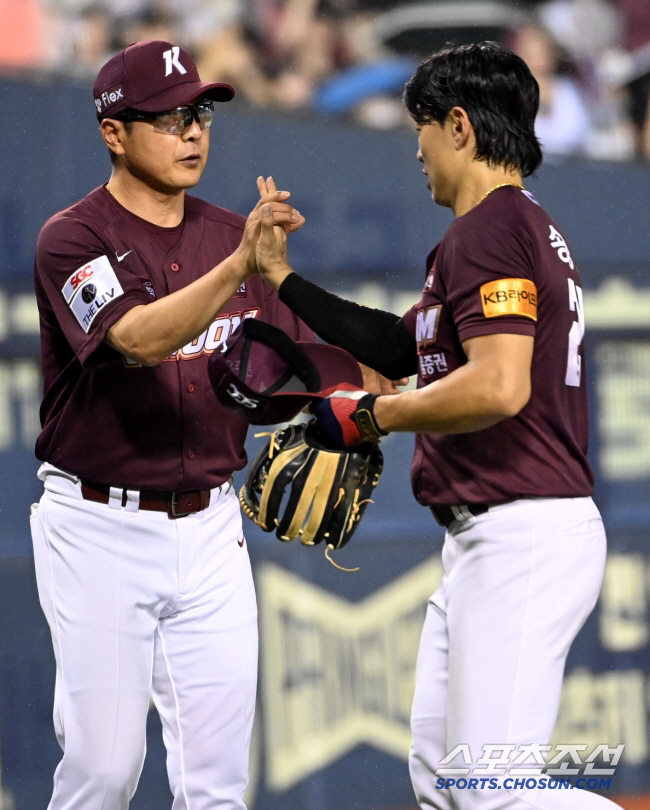 Yeom Kyung-yeop, Lee Seung-yeop, Hong Won-ki, Park Jin-man, and Lee Sung-yong's contract has dawned. Change of coach after season Typhoon Buna 