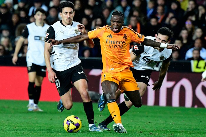 As a result, the price of the opponent's GK face of the shock of not receiving the Ballon d'Or → Direct exit...Vimana Vinicius Explodes Criticism