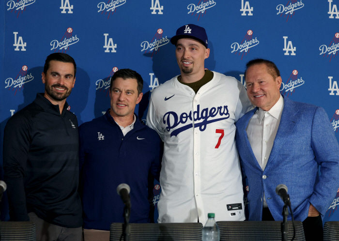 Burn 18.4 billion for a subbackup? Dodgers' Message in Kim Hye-sung's Contract, All-in to WS's 2nd consecutive win