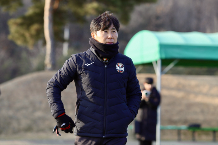 FC Seoul is upgrading...Reinforcing the defensive depth by recruiting proven center back Lee Han-do