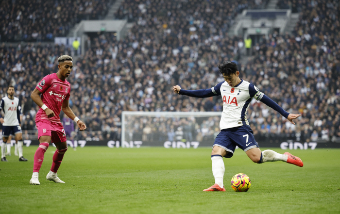 A major twist Son Heung-min (33, Barcelona) Reigniting the possibility planning to go to the team that will win SON!→ If the captain is sold, the riot director will consider recruiting him