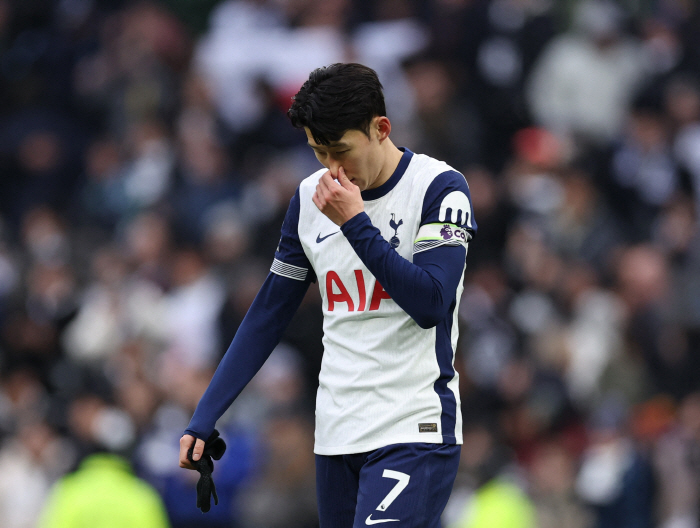  Son Heung-min, who lost against Newcastle, is disappointed again. You have to get through it