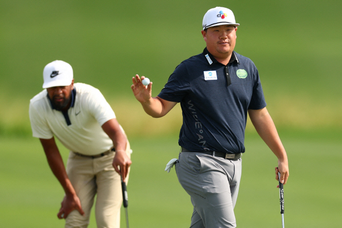 I want to compliment myself... 11 under par, 13th place → 4th place Lim Sung-jae tries to win the PGA opening match 