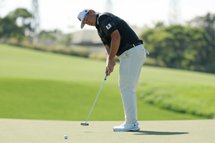 No bogey for two days, good start Lim Sung-jae, 3rd place in the PGA Tour opener, and 2 billion won in prize money to win the most under par at the Matsuyama PGA