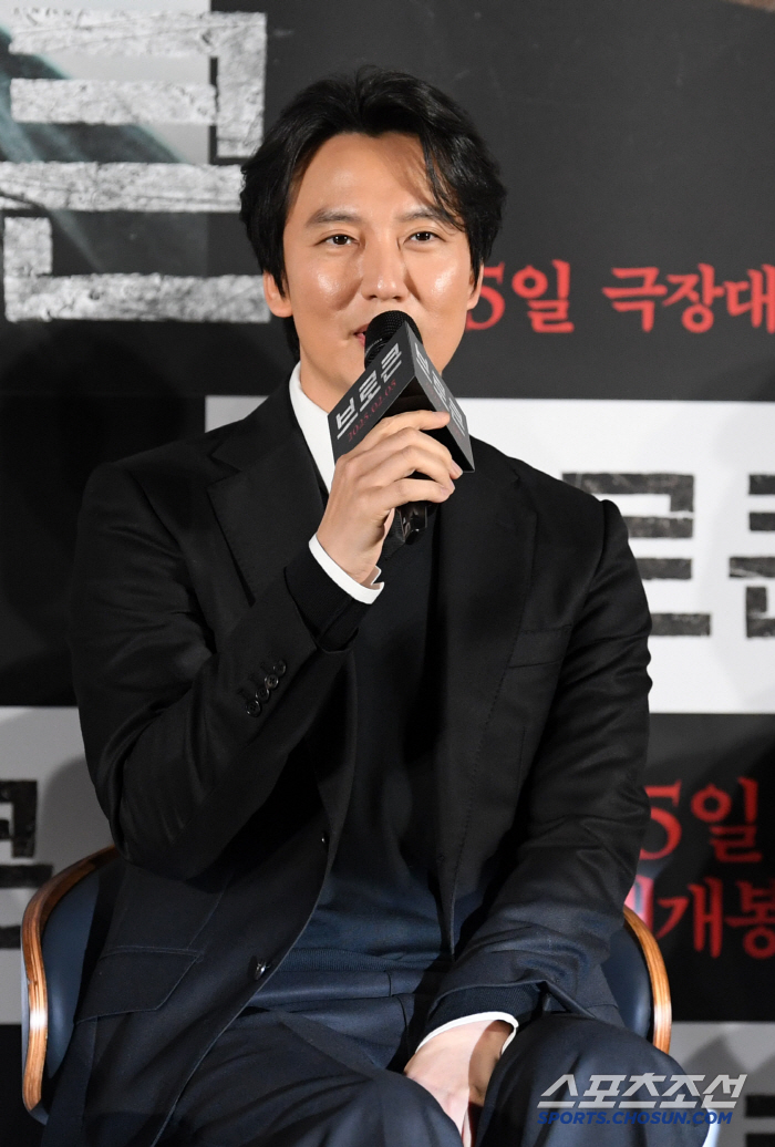  A movie that smells like gasoline...Broken Ha Jung-woo X Kim Nam-gil caught both acting and chemistry (Roundup)