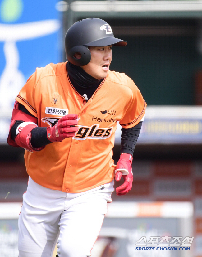  Grade B → Ha Joo-seok, who failed to complete the sat, will eventually remain in Hanwha...a one-year, one-year contract agreement