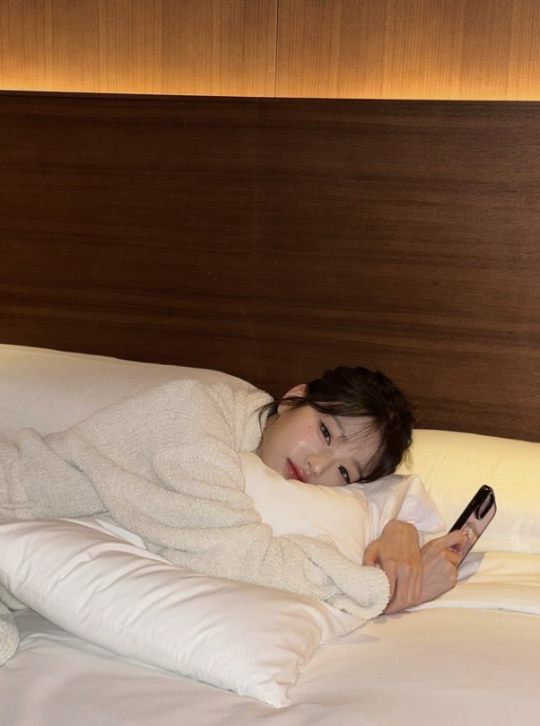  Jang Won Young became bold in the new year..A luxury hotel vacation in a shower