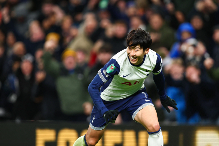 Shocking true story No negotiations with Son Heung-min...Tottenham's dogmatic choice for a one-year extension → He wanted a long-term contract, but he's poor