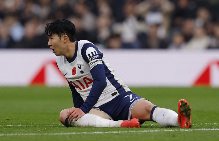 The back of Tottenham's head → Son Heung-min finally reveals the unhappy media, and he is blocked from extending his arbitrary contract...SON wanted a long-term contract