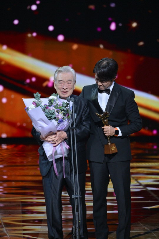 Achievement Award when I turn 60? Lee Soon-jae's stinging impression of the 90-year-old oldest grand prize should be evaluated by acting  (Roundup)