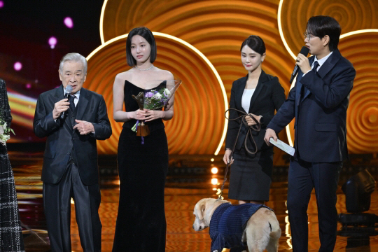 Achievement Award when I turn 60? Lee Soon-jae's stinging impression of the 90-year-old oldest grand prize should be evaluated by acting  (Roundup)