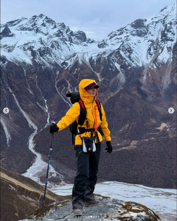 Lee Si-young Eventually Loses Memory in the Himalayas...I went up by the collar and got into a big debt. 