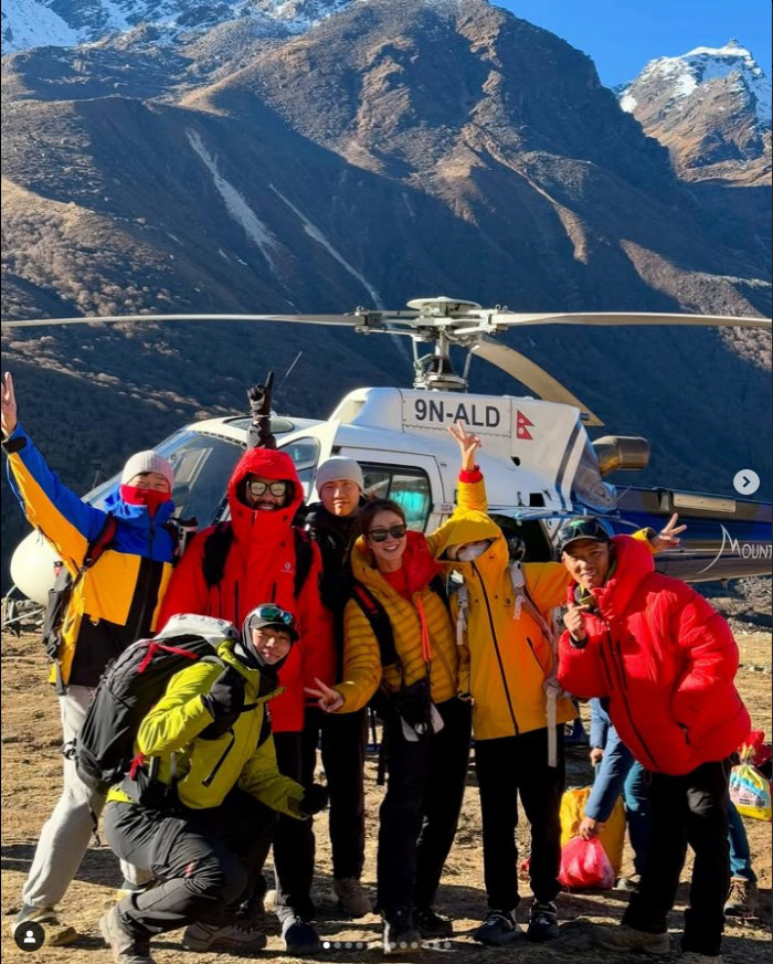 Lee Si-young Eventually Loses Memory in the Himalayas...I went up by the collar and got into a big debt. 