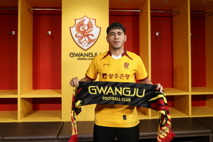 Happy Hayes returns home, Gwangju after 2 years away from Jeju...Jeong Hyo Ball Upgrade