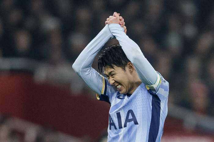 Shocking captain is here! Tottenham, Son Heung-min Let go Tottenham, Manchester United winger Kanacho set a transfer fee of £60 million. Canacho is more productive than SON