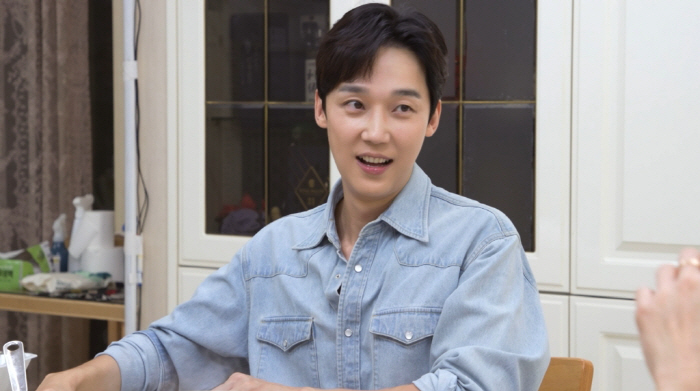 Yoon Jong-hoon is upset at the sound of off-duty pressing on the front door...Girlfriend Suspicion No Evil Avengers Appears Surprise (Pyeon Restaurant)