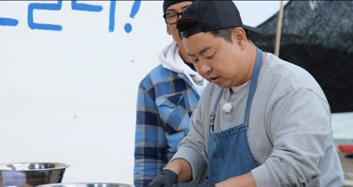 If you touch a pufferfish with your wounded hand, you'll die?Ho-young Jung, risking her life to cook (fortunately)