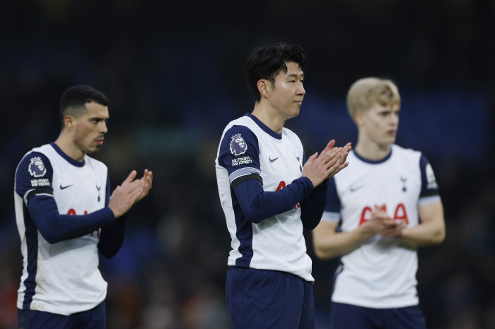 Unlucky XX Tottenham's shocking legendary treatment against Son Heung-min's face...Record most appearances in faded SON → shoulder to shoulder with Kane