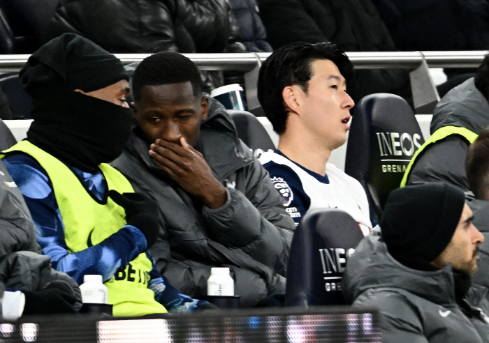 Unlucky XX Tottenham's shocking legendary treatment against Son Heung-min's face...Record most appearances in faded SON → shoulder to shoulder with Kane