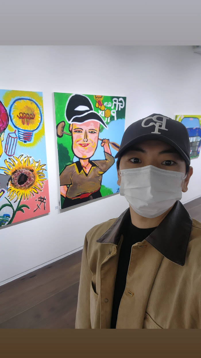 Jeon Hyun-moo to hold his first solo exhibition that he did well → Gian84 and Lee Joo-seung visited the exhibition to cheer for him