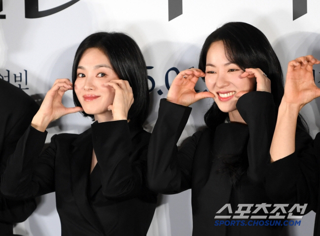  SinB, take it off and reveal the fur..Song Hye-kyo, Jeon Yeo-bin, and the confidentiality will come up