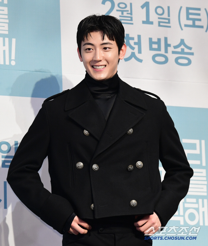  Lee Seokki, cute smile