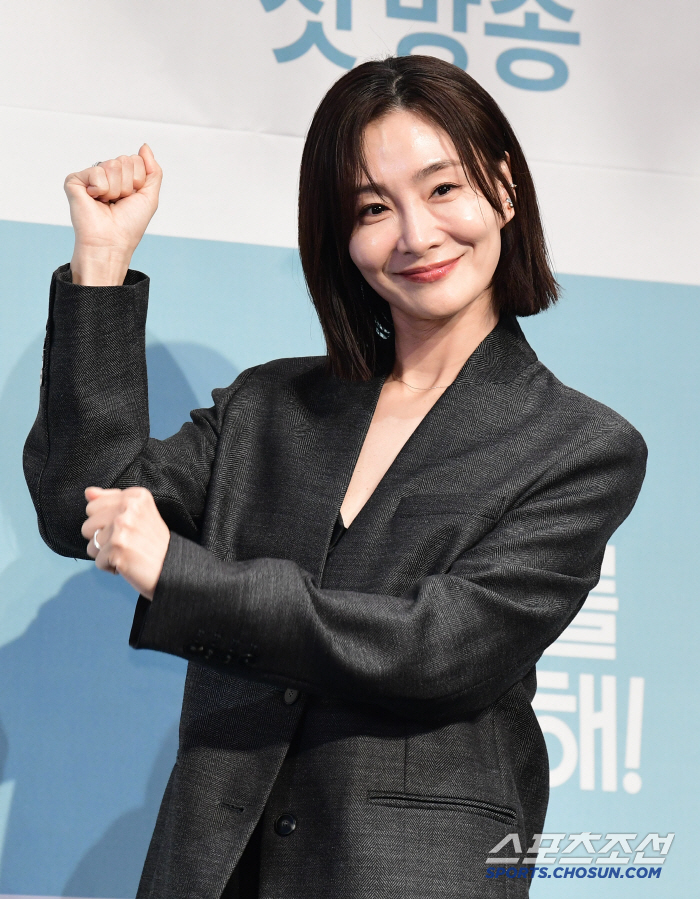  Park Hyojoo, fighting with two fists