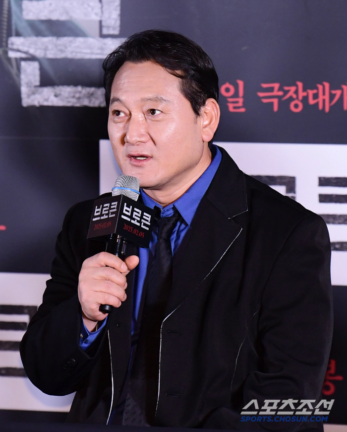 Jung Man-sik seriously introduces the movie