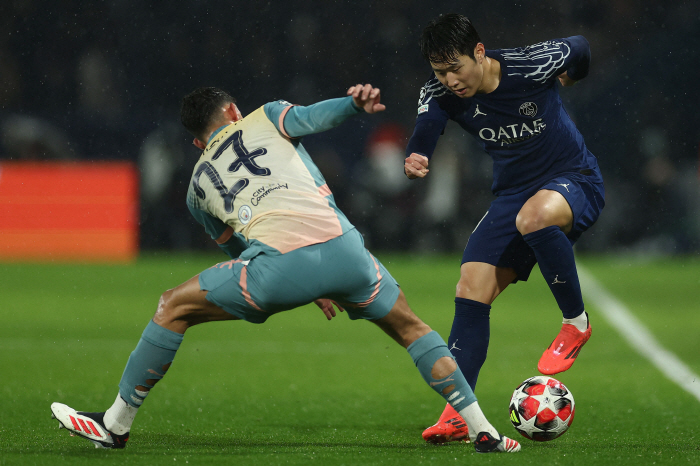 Shocking! Lee Kang-in played for 45 minutes and replaced early...2 goals lost in PSG as soon as LEE left