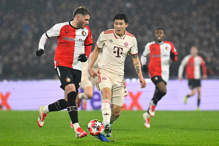  Kim Min-jae played in 62 minutes and lost 0-3 in Bayern Munich and Feyenoord. Hwang In-beom is absent from the injury