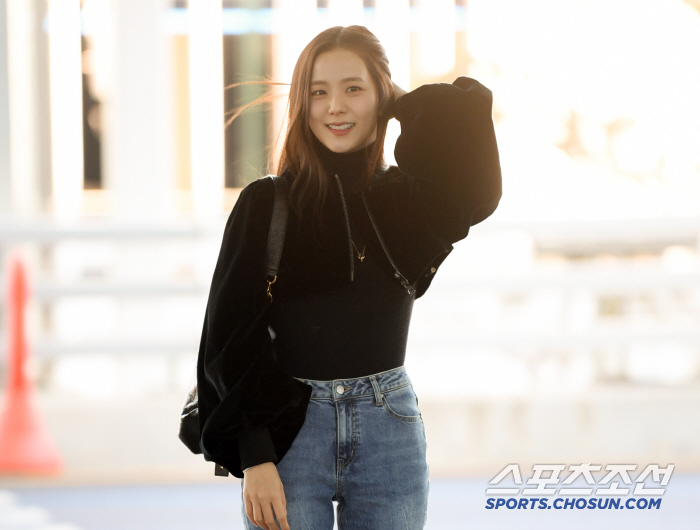  BLACKPINK JISOO is lovely