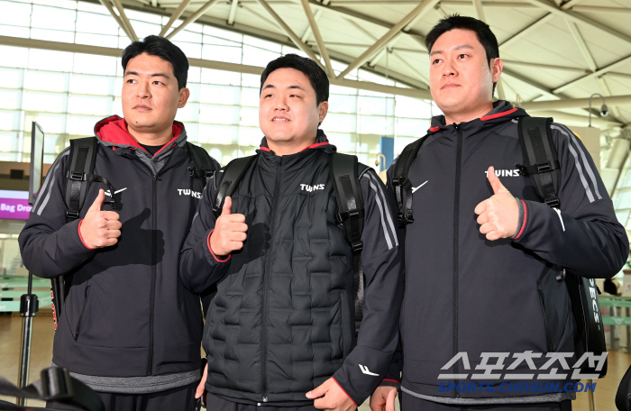 I can't give up on the first round. 6.6 billion Jang Hyun-sik Kim Kang-ryul instead of 7 billion Choi Won-tae. Last year's salary cap exceeded 2.4 billion won. This year, I barely got it right.