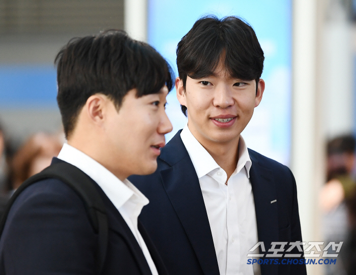 Kim Min-seok, who left with a smile, Kim Taek-yeon, the porter of the world's business