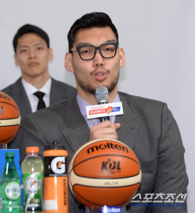  Former basketball player Ha Seung-jin will come back today (26th) after recovering his mother's feelings (Full Story)