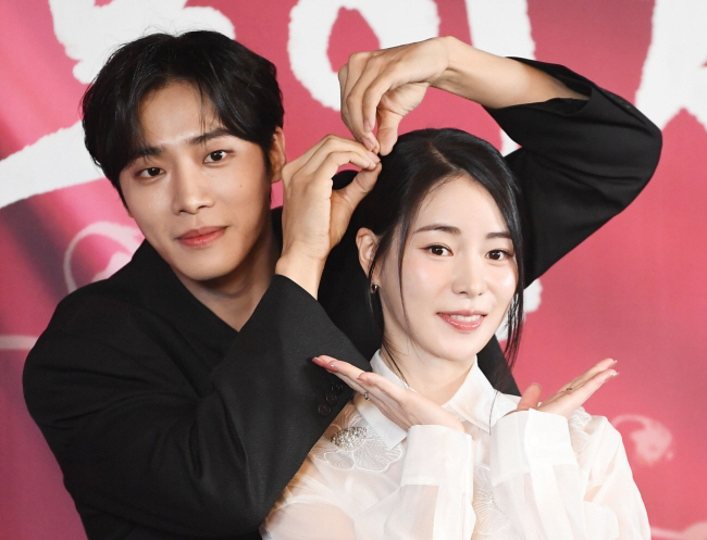  Lim Ji-yeon, Chu Young-woo, and Oh Dae-hwan...The popularity of the Oks wife exhibition created by Han Ye-jong Line 