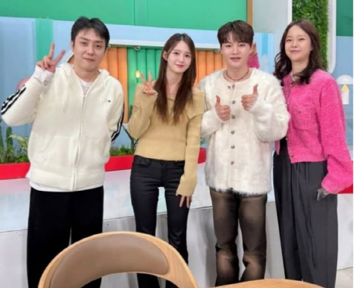  Are you 35 years old? Unreal Body Nam Bo-ra, Small Face  Slim Body Attracts Eyes