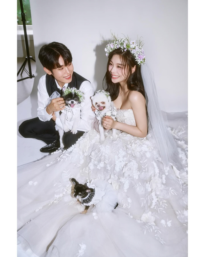 Ailee and Choi Si-hoon Share Wedding Pictorial Ahead of April Wedding