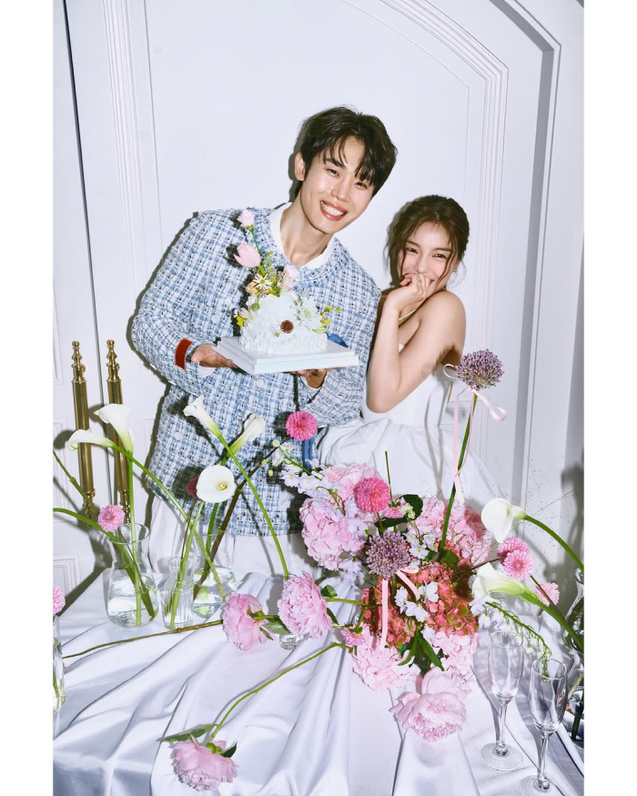 Ailee and Choi Si-hoon Share Wedding Pictorial Ahead of April Wedding