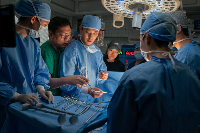 Season 2 is coming...Ju Ji-hoon and Chu Young-woo Severe Trauma Center ranked 3rd globally in 3 days of disclosure